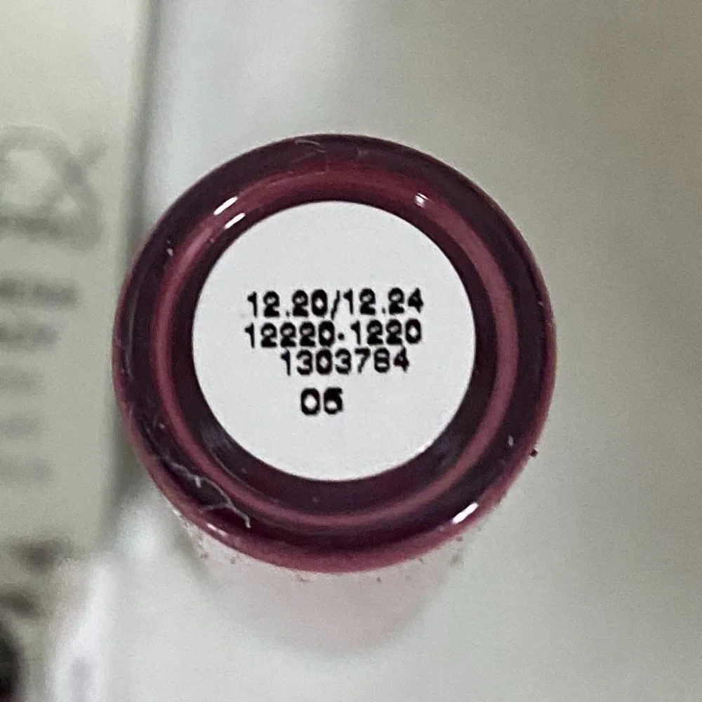NWT Farmasi VFX Pro Camera-Read Matte Liquid Lipstick #05 Soft Violet